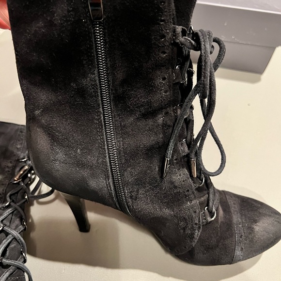 Marc fisher suede lace heel bootie size 7 - Picture 6 of 9